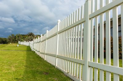 Vinyl Fence Construction